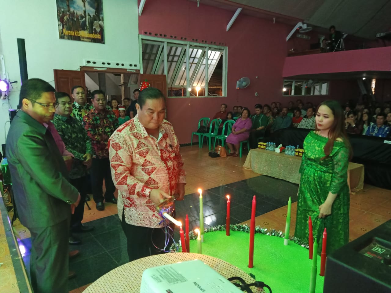 BUPATI BERSAMA JEMAAT GPSI GETSEMANI JENGAN DANUM RAYAKAN NATAL